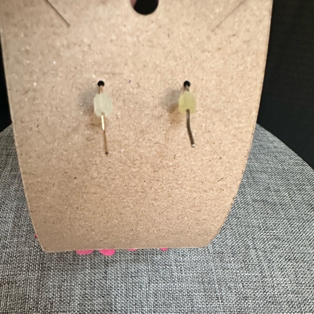 Premier Designs Vegan Leather Gold Pink Flower Chandelier Earrings - Picture 8 of 8